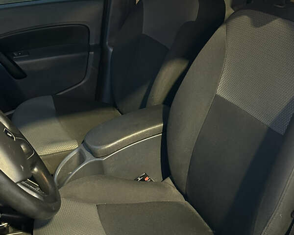 Белый Рено Кенгу, объемом двигателя 1.5 л и пробегом 231 тыс. км за 12300 $, фото 12 на Automoto.ua