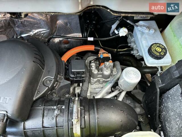 Белый Рено Кенгу, объемом двигателя 0 л и пробегом 46 тыс. км за 12100 $, фото 67 на Automoto.ua