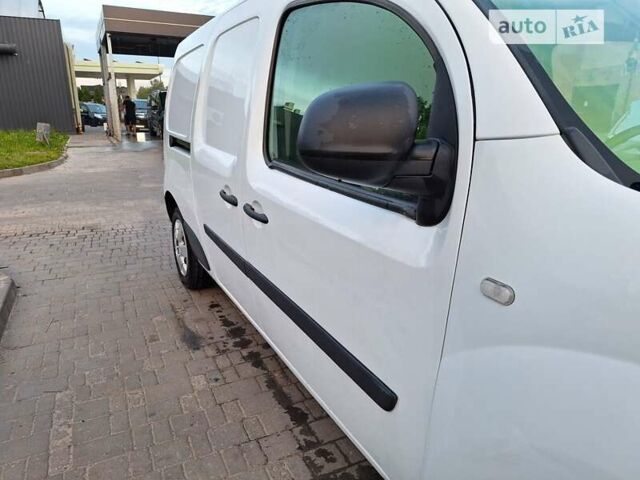 Белый Рено Кенгу, объемом двигателя 1.46 л и пробегом 230 тыс. км за 9200 $, фото 43 на Automoto.ua