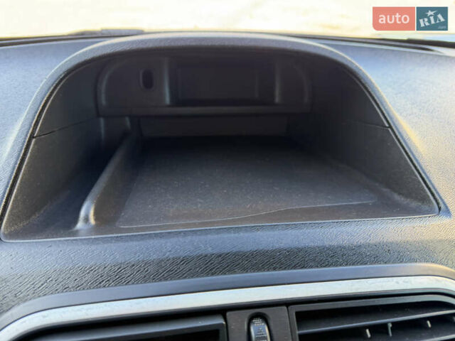 Белый Рено Кенгу, объемом двигателя 0 л и пробегом 52 тыс. км за 10500 $, фото 183 на Automoto.ua