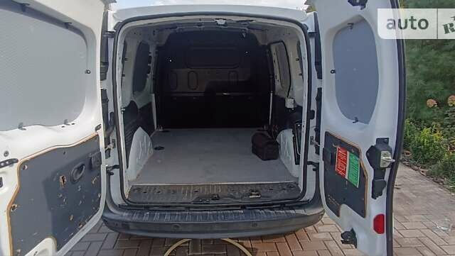 Білий Рено Кєнгу, об'ємом двигуна 1.46 л та пробігом 150 тис. км за 9199 $, фото 8 на Automoto.ua