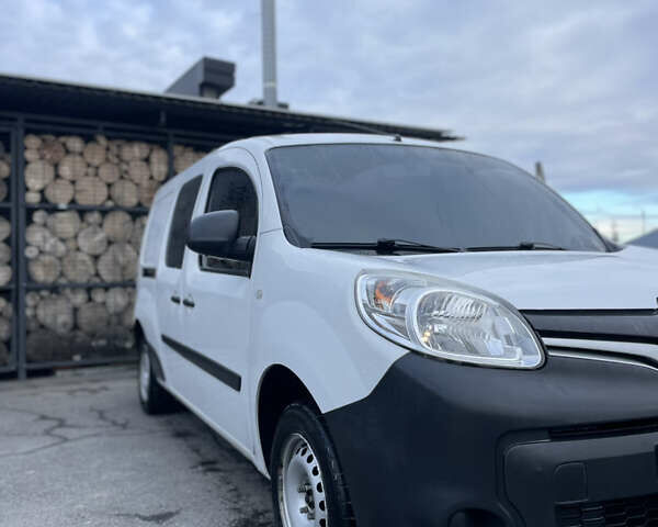 Белый Рено Кенгу, объемом двигателя 1.46 л и пробегом 161 тыс. км за 8200 $, фото 3 на Automoto.ua