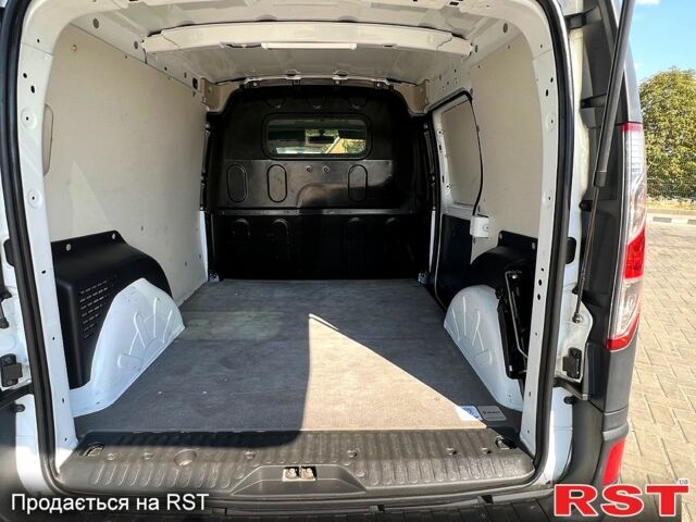 Белый Рено Кенгу, объемом двигателя 1.5 л и пробегом 18 тыс. км за 7100 $, фото 4 на Automoto.ua