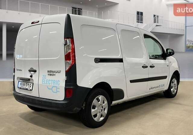 Белый Рено Кенгу, объемом двигателя 0 л и пробегом 27 тыс. км за 13100 $, фото 28 на Automoto.ua