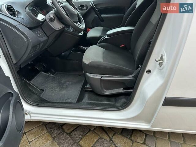 Білий Рено Кєнгу, об'ємом двигуна 0 л та пробігом 27 тис. км за 12800 $, фото 23 на Automoto.ua