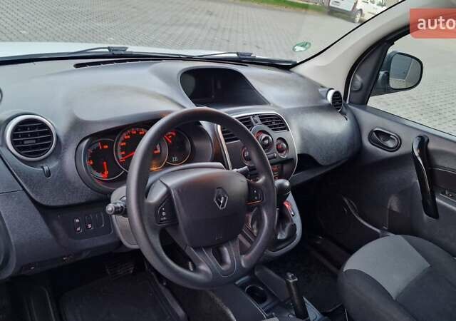 Белый Рено Кенгу, объемом двигателя 0 л и пробегом 92 тыс. км за 9600 $, фото 23 на Automoto.ua