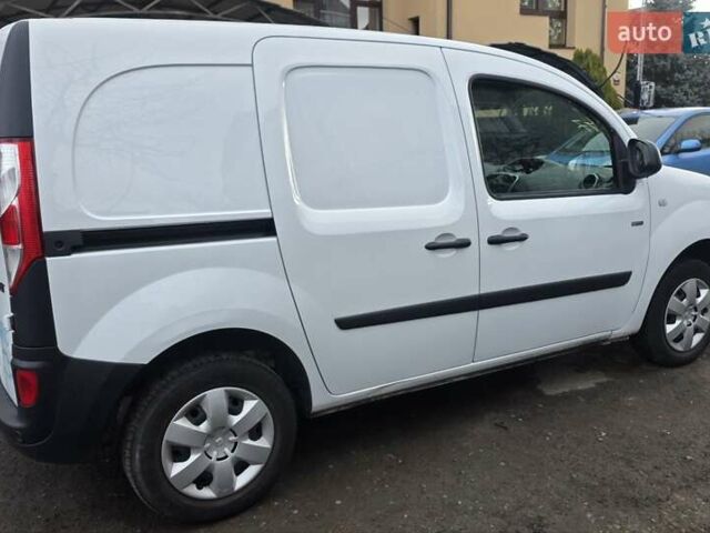 Белый Рено Кенгу, объемом двигателя 0 л и пробегом 50 тыс. км за 10200 $, фото 5 на Automoto.ua