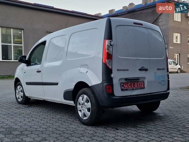 Белый Рено Кенгу, объемом двигателя 0 л и пробегом 92 тыс. км за 9600 $, фото 3 на Automoto.ua