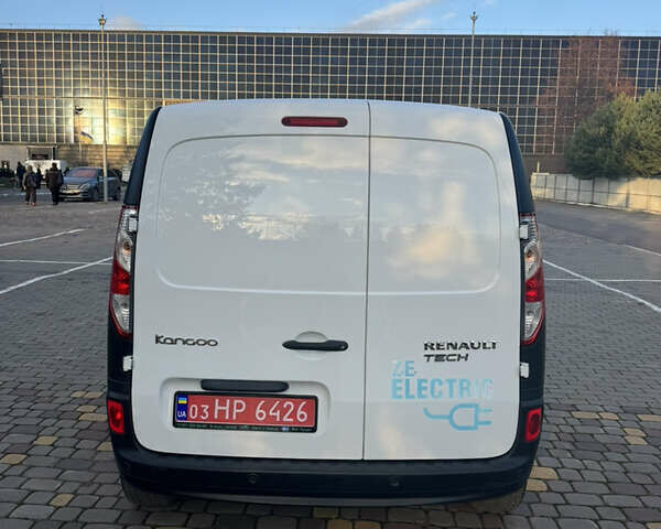 Білий Рено Кєнгу, об'ємом двигуна 0 л та пробігом 51 тис. км за 9800 $, фото 4 на Automoto.ua