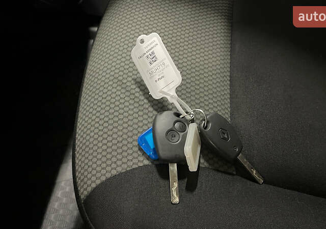 Белый Рено Кенгу, объемом двигателя 0 л и пробегом 27 тыс. км за 13100 $, фото 31 на Automoto.ua