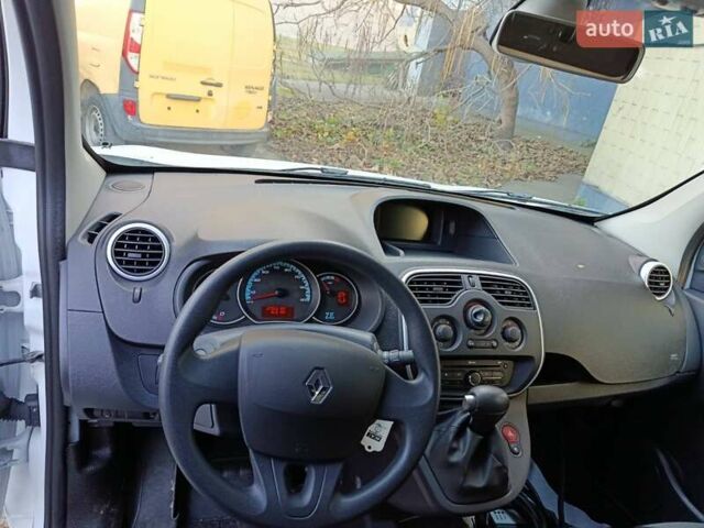 Белый Рено Кенгу, объемом двигателя 0 л и пробегом 27 тыс. км за 13100 $, фото 4 на Automoto.ua