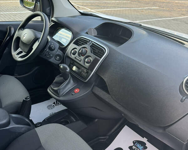 Білий Рено Кєнгу, об'ємом двигуна 0 л та пробігом 51 тис. км за 9800 $, фото 13 на Automoto.ua