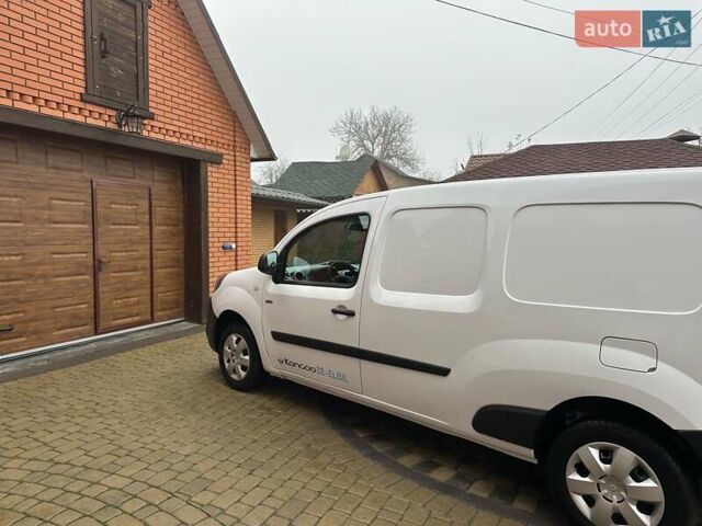 Белый Рено Кенгу, объемом двигателя 0 л и пробегом 25 тыс. км за 12400 $, фото 5 на Automoto.ua