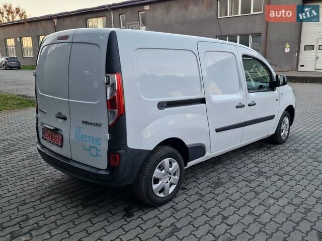 Белый Рено Кенгу, объемом двигателя 0 л и пробегом 92 тыс. км за 9600 $, фото 11 на Automoto.ua