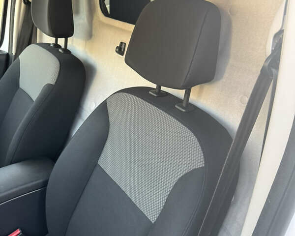 Білий Рено Кєнгу, об'ємом двигуна 0 л та пробігом 51 тис. км за 9800 $, фото 21 на Automoto.ua