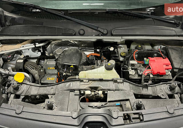 Белый Рено Кенгу, объемом двигателя 0 л и пробегом 27 тыс. км за 13100 $, фото 18 на Automoto.ua