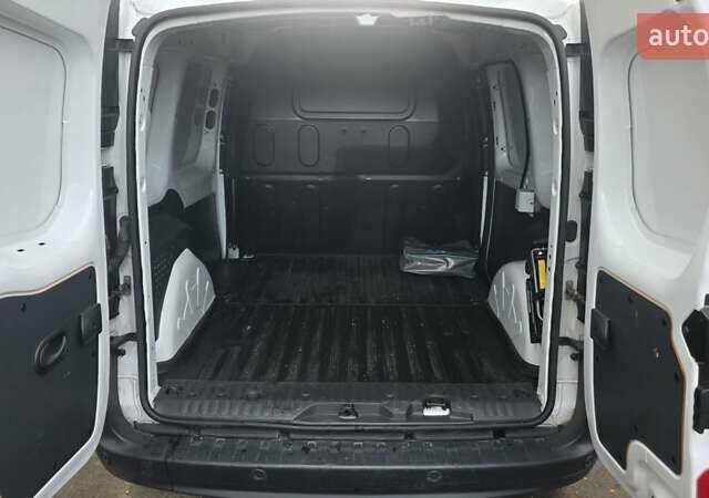 Белый Рено Кенгу, объемом двигателя 0 л и пробегом 50 тыс. км за 10200 $, фото 14 на Automoto.ua