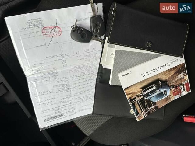 Белый Рено Кенгу, объемом двигателя 0 л и пробегом 25 тыс. км за 12400 $, фото 63 на Automoto.ua