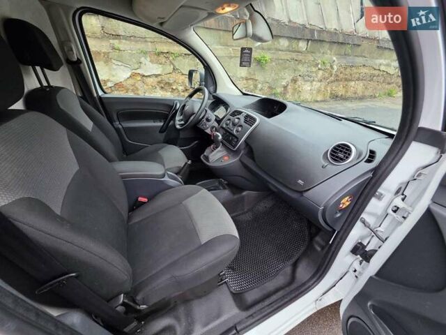 Білий Рено Кєнгу, об'ємом двигуна 0 л та пробігом 57 тис. км за 12400 $, фото 11 на Automoto.ua