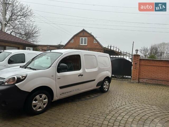 Белый Рено Кенгу, объемом двигателя 0 л и пробегом 25 тыс. км за 12400 $, фото 4 на Automoto.ua