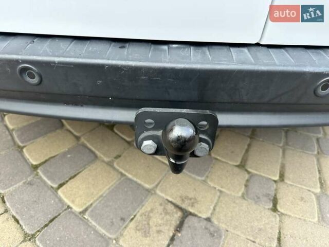 Білий Рено Кєнгу, об'ємом двигуна 0 л та пробігом 27 тис. км за 12800 $, фото 51 на Automoto.ua