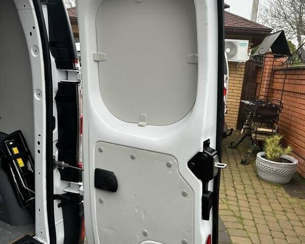 Белый Рено Кенгу, объемом двигателя 0 л и пробегом 25 тыс. км за 12400 $, фото 44 на Automoto.ua