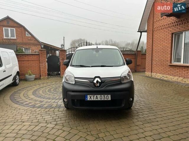 Белый Рено Кенгу, объемом двигателя 0 л и пробегом 25 тыс. км за 12400 $, фото 1 на Automoto.ua