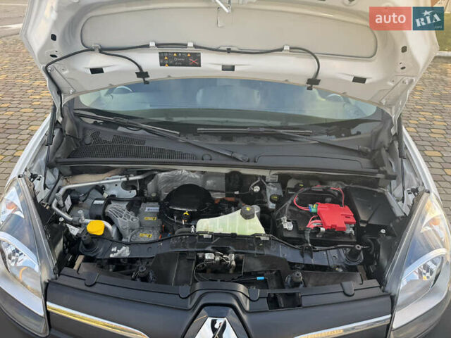 Білий Рено Кєнгу, об'ємом двигуна 0 л та пробігом 51 тис. км за 9800 $, фото 32 на Automoto.ua