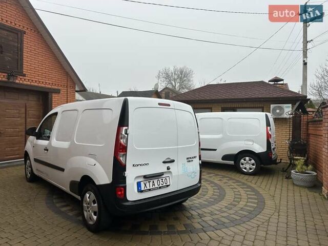Белый Рено Кенгу, объемом двигателя 0 л и пробегом 25 тыс. км за 12400 $, фото 8 на Automoto.ua