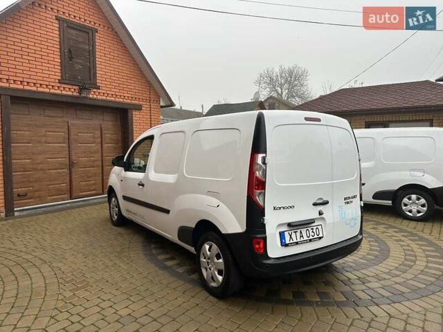 Белый Рено Кенгу, объемом двигателя 0 л и пробегом 25 тыс. км за 12400 $, фото 7 на Automoto.ua