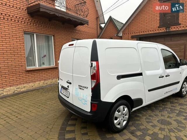 Белый Рено Кенгу, объемом двигателя 0 л и пробегом 25 тыс. км за 12400 $, фото 12 на Automoto.ua