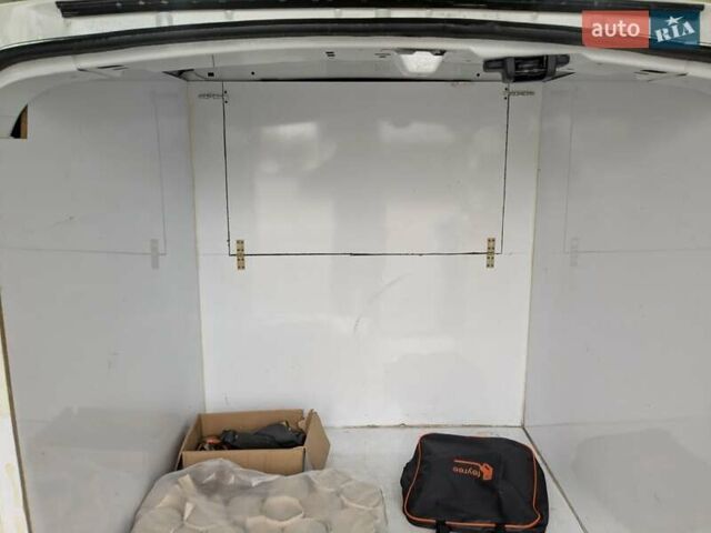 Белый Рено Кенгу, объемом двигателя 0 л и пробегом 52 тыс. км за 8750 $, фото 11 на Automoto.ua