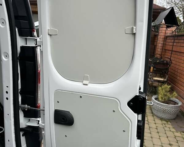 Білий Рено Кєнгу, об'ємом двигуна 0 л та пробігом 27 тис. км за 12800 $, фото 47 на Automoto.ua