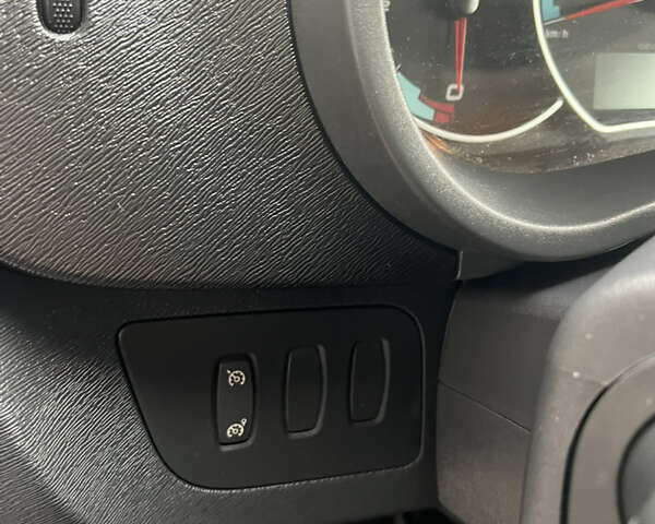 Рено Кєнгу 2018 у Луцьку на Automoto.ua Білий Рено Кєнгу, об'ємом двигуна 0 л та пробігом 20 тис. км за 9700 $, фото 17 на Automoto.ua