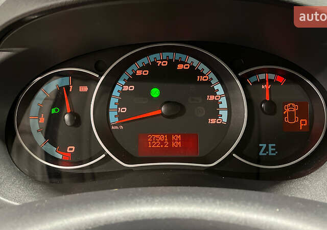 Белый Рено Кенгу, объемом двигателя 0 л и пробегом 27 тыс. км за 13100 $, фото 19 на Automoto.ua