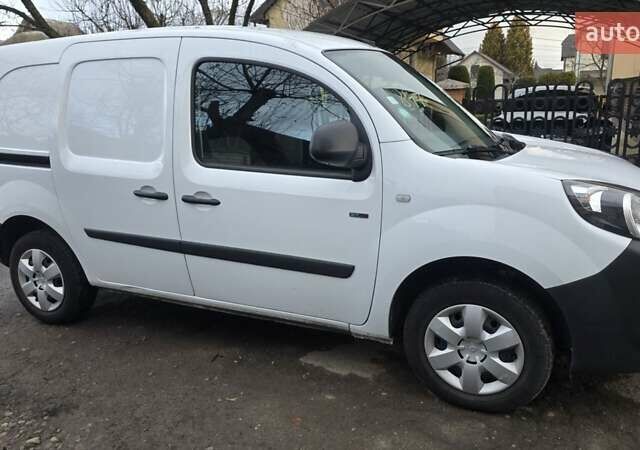 Белый Рено Кенгу, объемом двигателя 0 л и пробегом 50 тыс. км за 10200 $, фото 3 на Automoto.ua