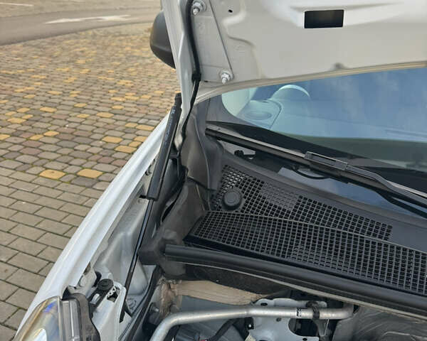 Білий Рено Кєнгу, об'ємом двигуна 0 л та пробігом 51 тис. км за 9800 $, фото 31 на Automoto.ua