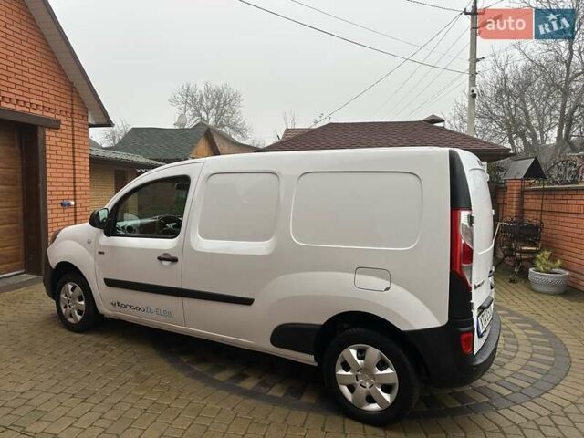 Белый Рено Кенгу, объемом двигателя 0 л и пробегом 25 тыс. км за 12400 $, фото 6 на Automoto.ua