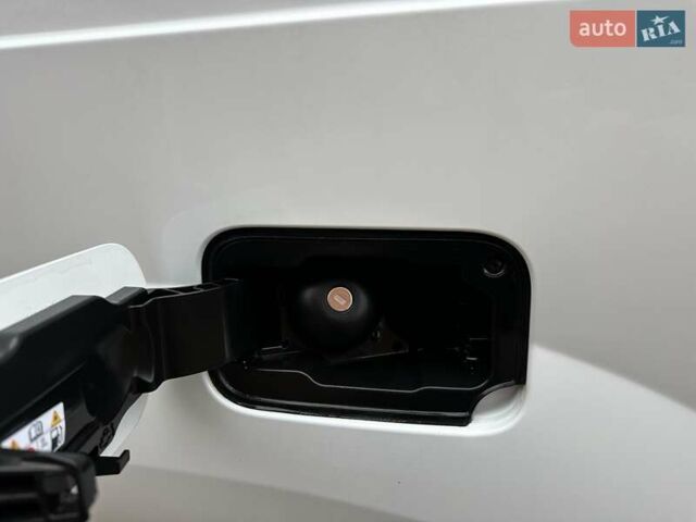 Белый Рено Кенгу, объемом двигателя 0 л и пробегом 25 тыс. км за 12400 $, фото 10 на Automoto.ua