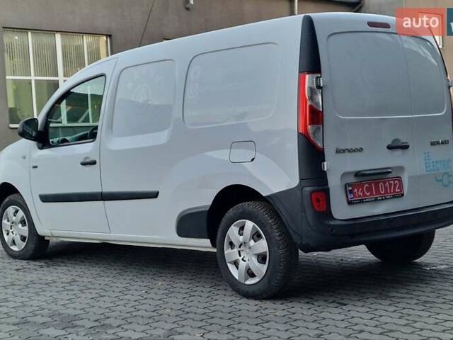 Белый Рено Кенгу, объемом двигателя 0 л и пробегом 92 тыс. км за 9600 $, фото 4 на Automoto.ua