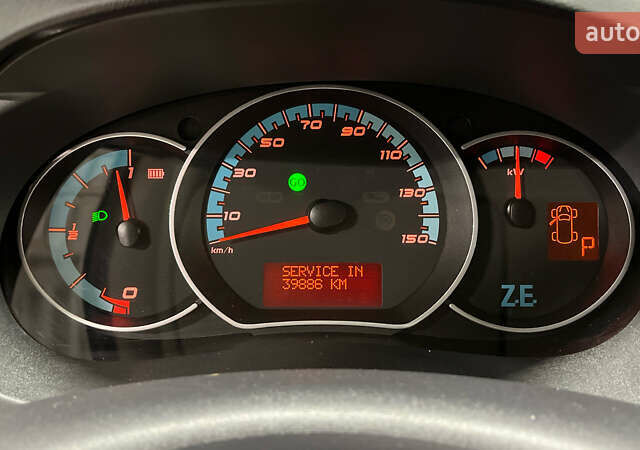 Белый Рено Кенгу, объемом двигателя 0 л и пробегом 27 тыс. км за 13100 $, фото 20 на Automoto.ua