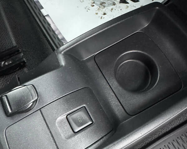 Білий Рено Кєнгу, об'ємом двигуна 0 л та пробігом 39 тис. км за 12499 $, фото 28 на Automoto.ua