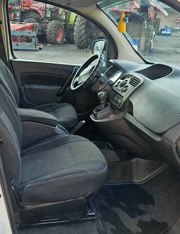 Білий Рено Кєнгу, об'ємом двигуна 1.46 л та пробігом 132 тис. км за 9500 $, фото 7 на Automoto.ua