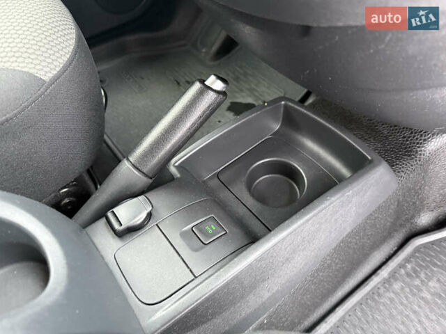 Белый Рено Кенгу, объемом двигателя 1.5 л и пробегом 212 тыс. км за 12999 $, фото 43 на Automoto.ua