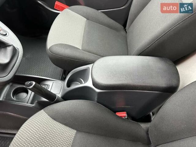 Білий Рено Кєнгу, об'ємом двигуна 0 л та пробігом 21 тис. км за 13400 $, фото 40 на Automoto.ua