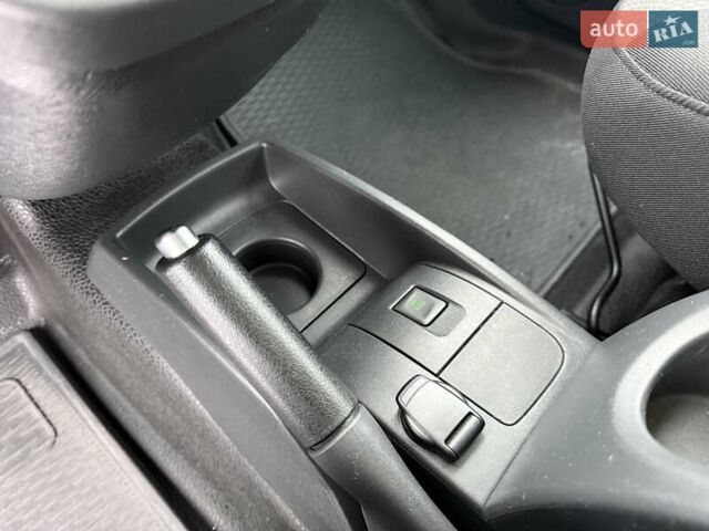 Белый Рено Кенгу, объемом двигателя 1.5 л и пробегом 212 тыс. км за 12999 $, фото 29 на Automoto.ua