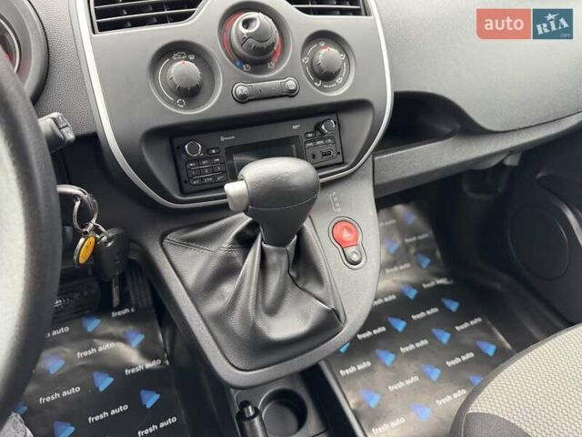 Білий Рено Кєнгу, об'ємом двигуна 0 л та пробігом 47 тис. км за 10900 $, фото 20 на Automoto.ua