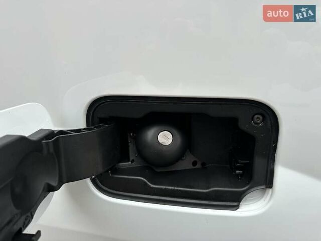 Білий Рено Кєнгу, об'ємом двигуна 0 л та пробігом 21 тис. км за 13400 $, фото 34 на Automoto.ua