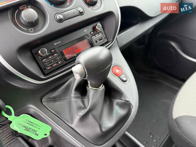 Белый Рено Кенгу, объемом двигателя 1.5 л и пробегом 212 тыс. км за 12999 $, фото 30 на Automoto.ua