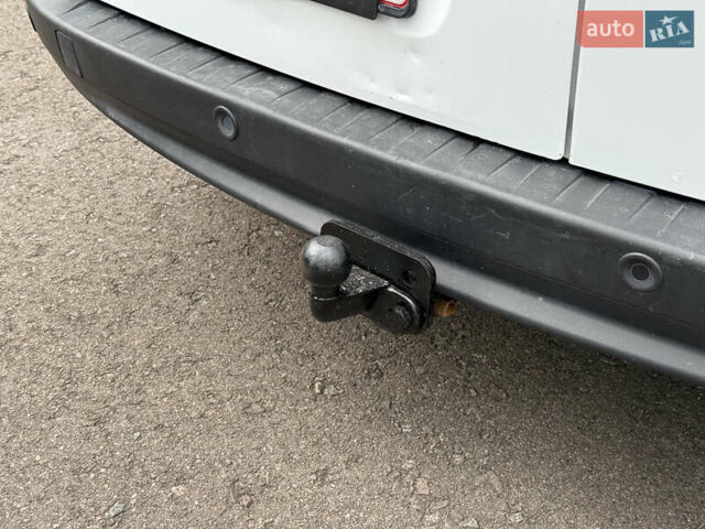 Білий Рено Кєнгу, об'ємом двигуна 1.5 л та пробігом 211 тис. км за 12999 $, фото 23 на Automoto.ua